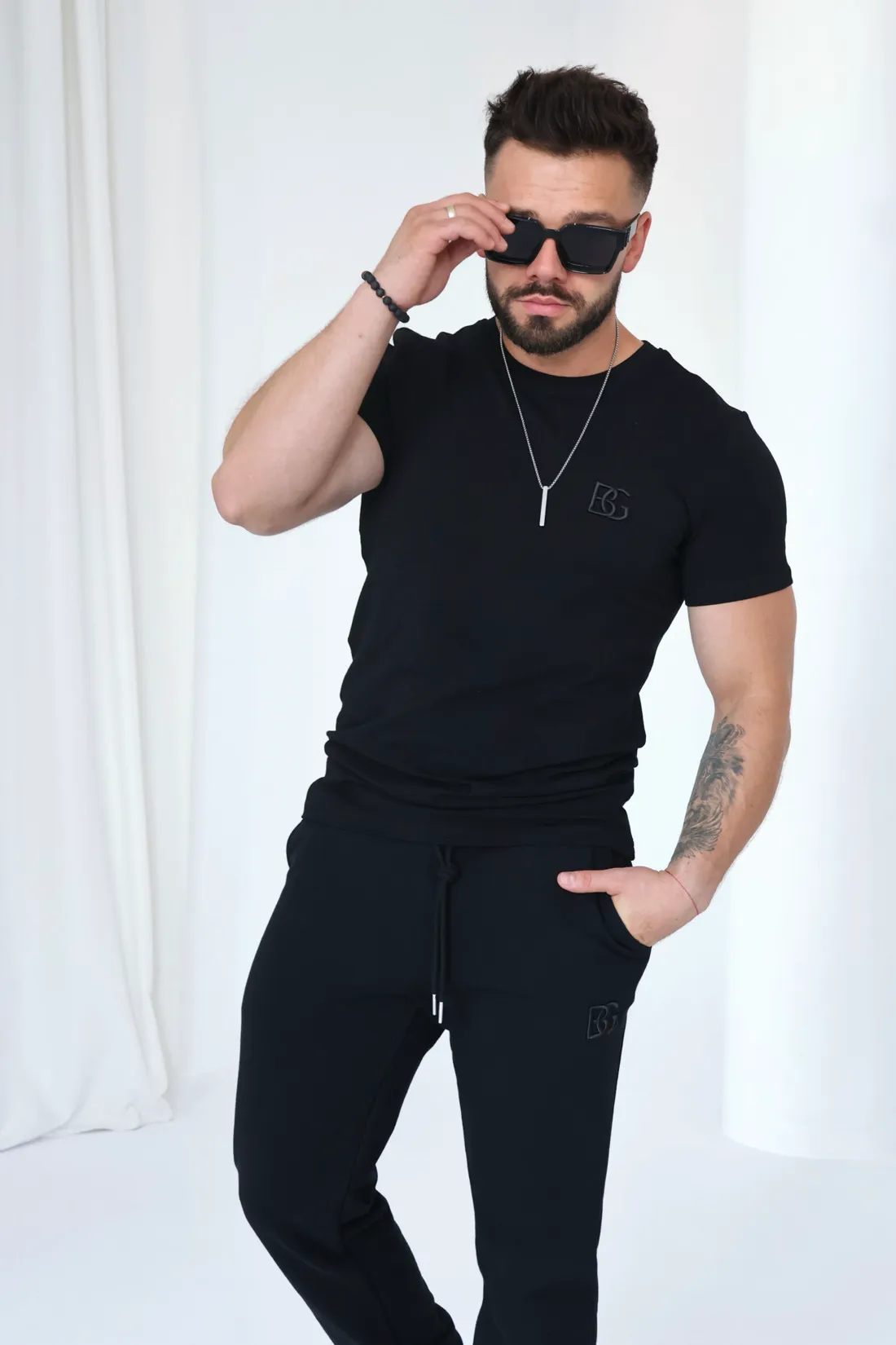 T-shirt Brandenburg Bond czarny