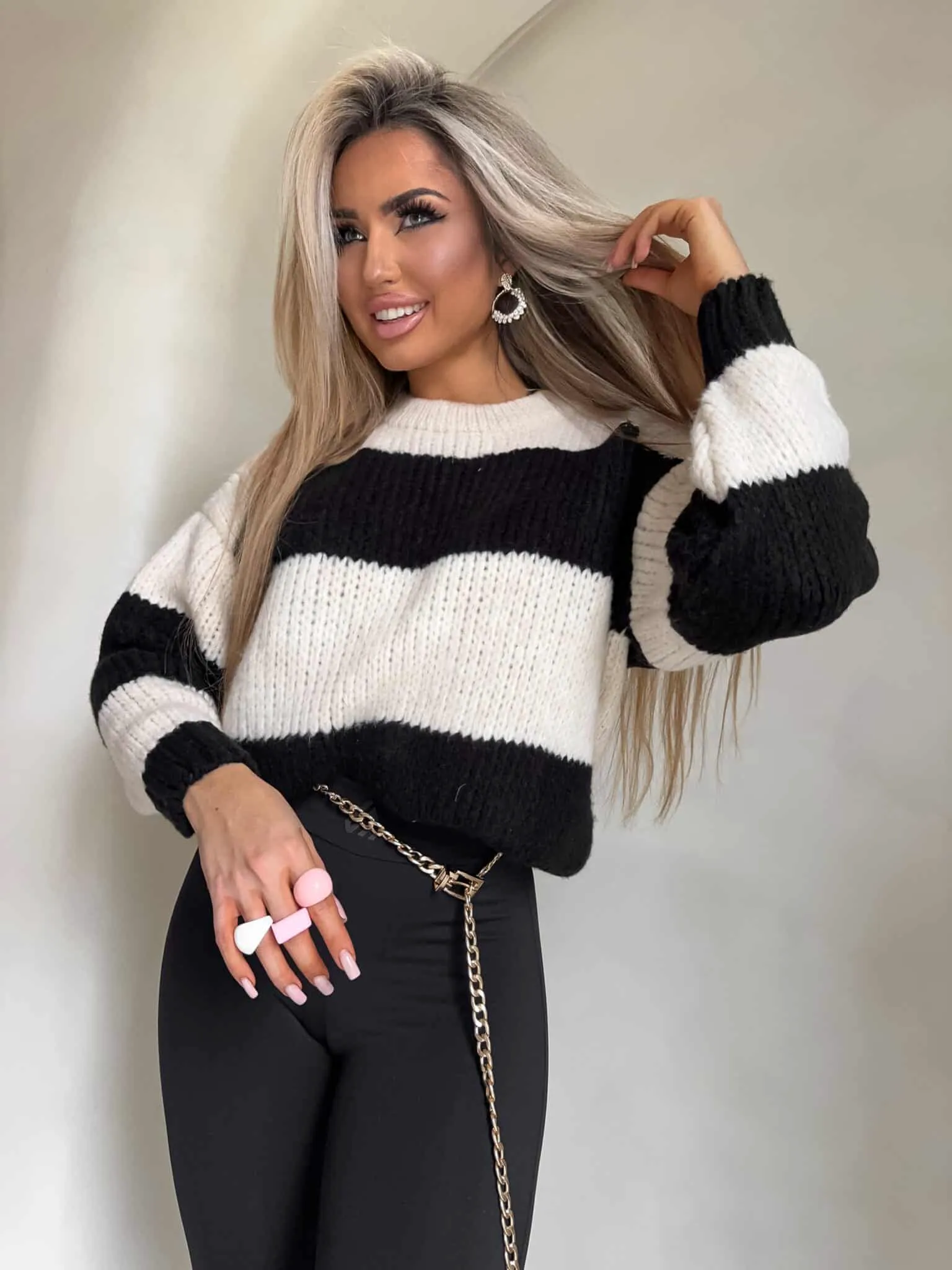 Sweter By Me Legend wanilia - czarny