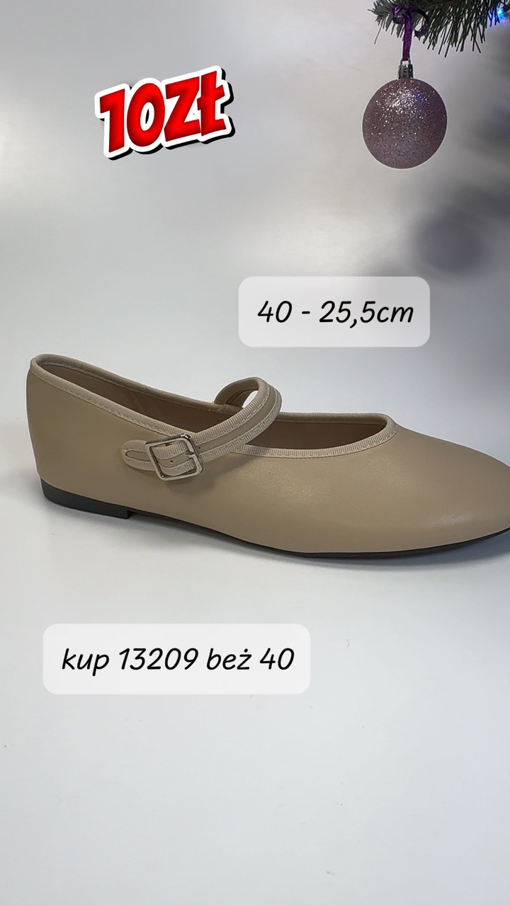 Beżowe balerinki ze sprzączka