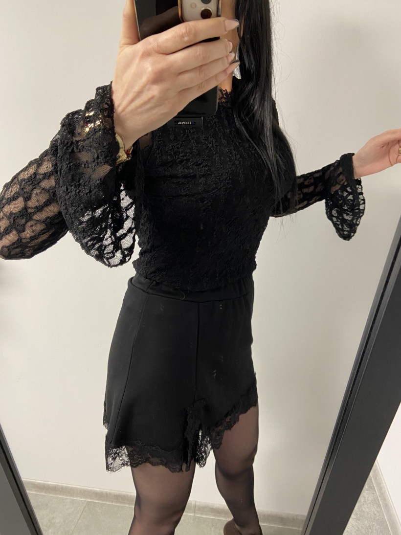 Bluzka 555 koronka z roszerzanym rękawem