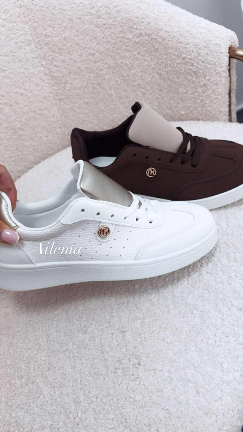 Sneakersy damskie ze złotą broszką WCF-60 sznurowane