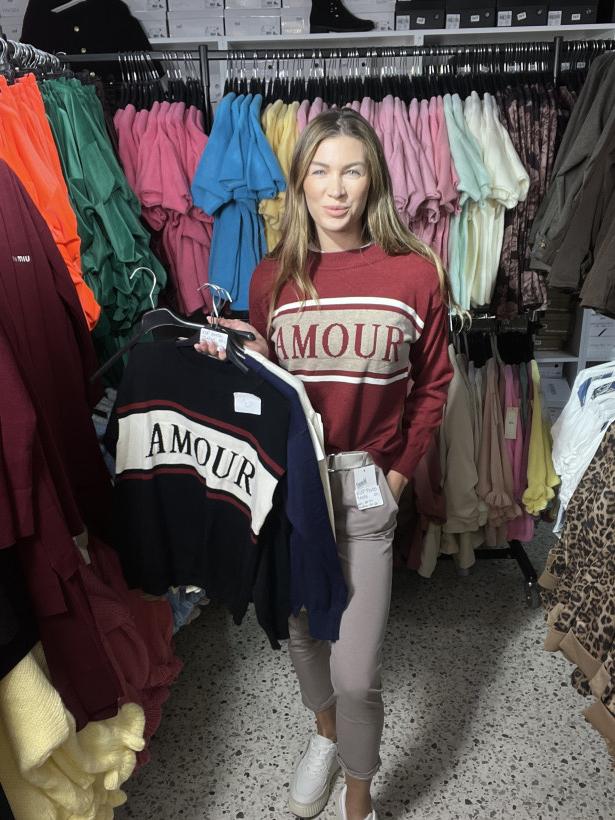 AMOR - sweter duzy napis, dł.rekaw rozne kolory