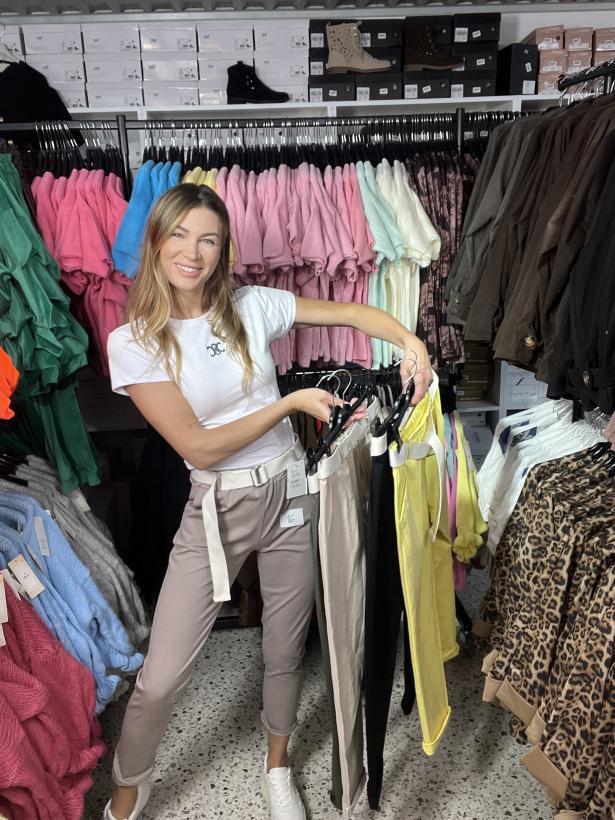 PUNTO - spodnie materiałowe z paskiem, różne kolory