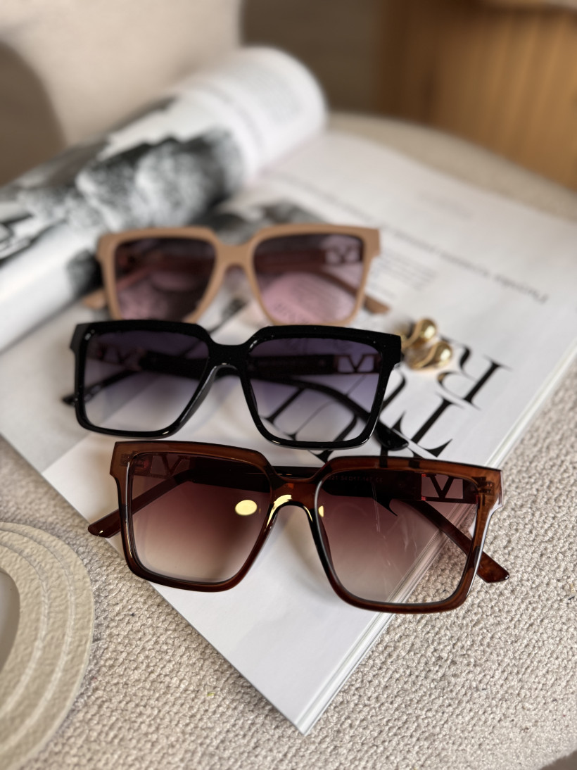  E! OKULARY V