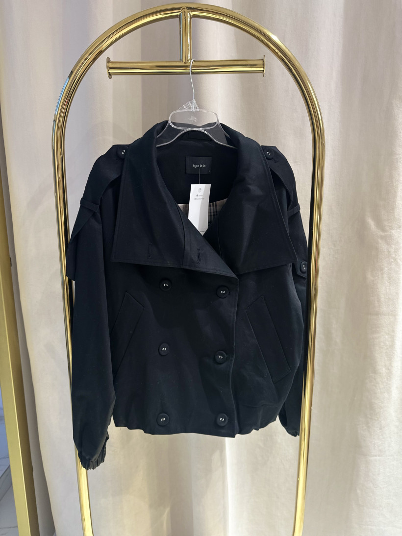 BY O LA LA TRENCZ CZARNY KRÓTKI