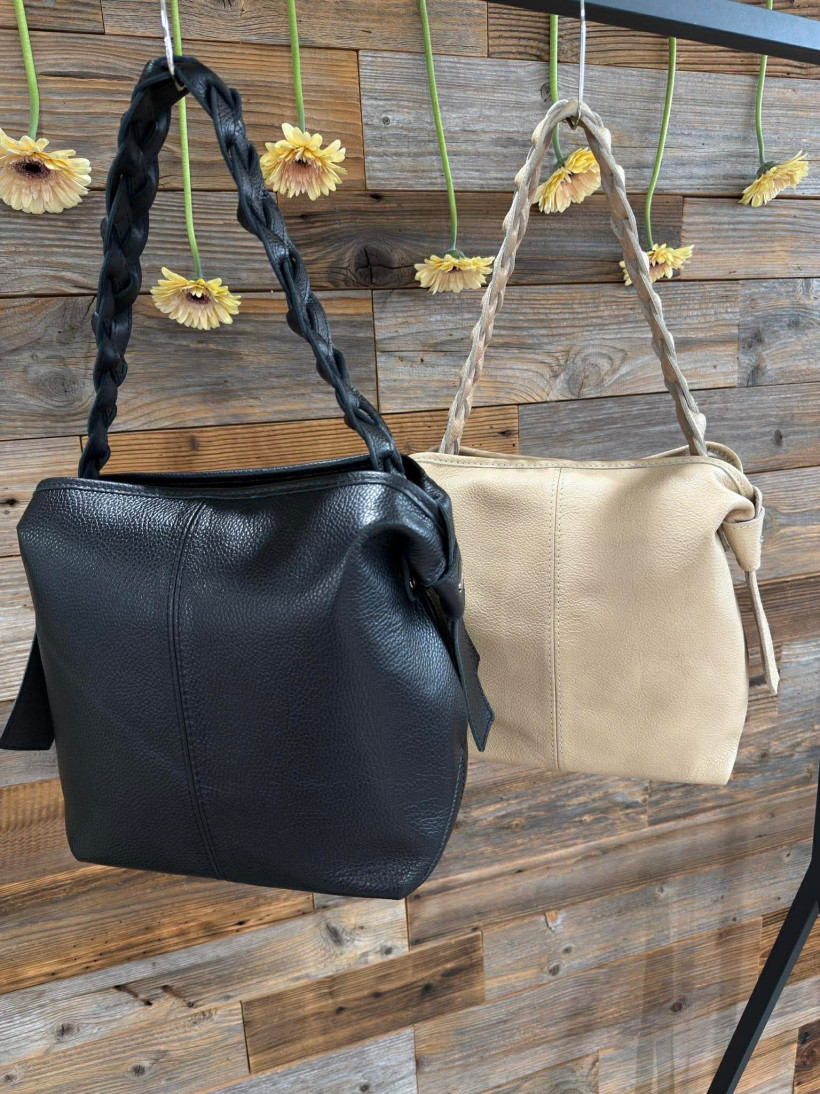 By o la la..! skórzana torebka z plecionym paskiem