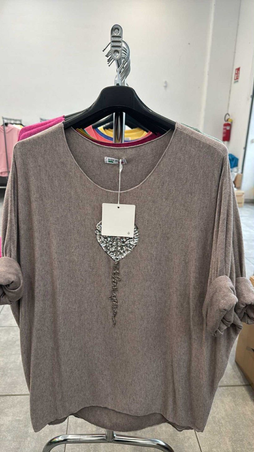 Italia nr 8 - Sweter jednokolorowy - aplikacja serce - 1778 - fango