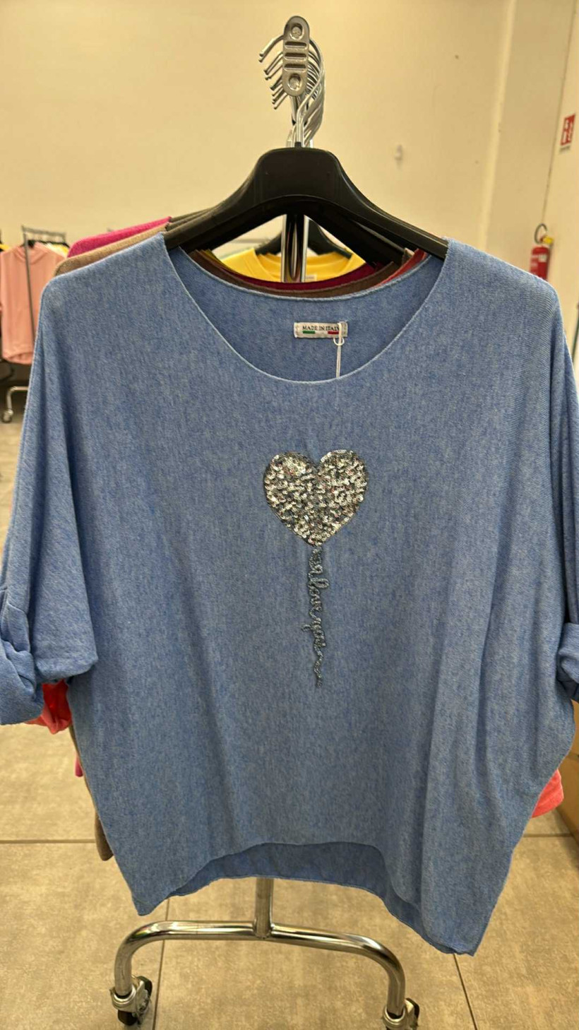 Italia nr 8 - Sweter jednokolorowy - aplikacja serce - 1778 - niebieski