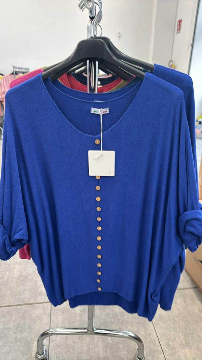 Italia nr 8 - Sweter jednokolorowy - ozdobne guziczki - 1939 - chaber