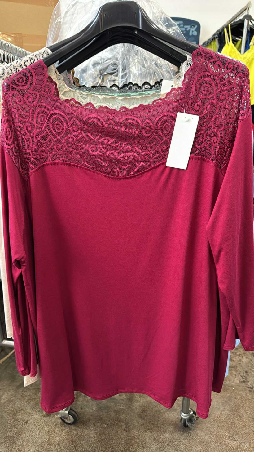 Italia nr 8 - Bluzka / tunika jednokolorowa z koronką - 28212 - bordo