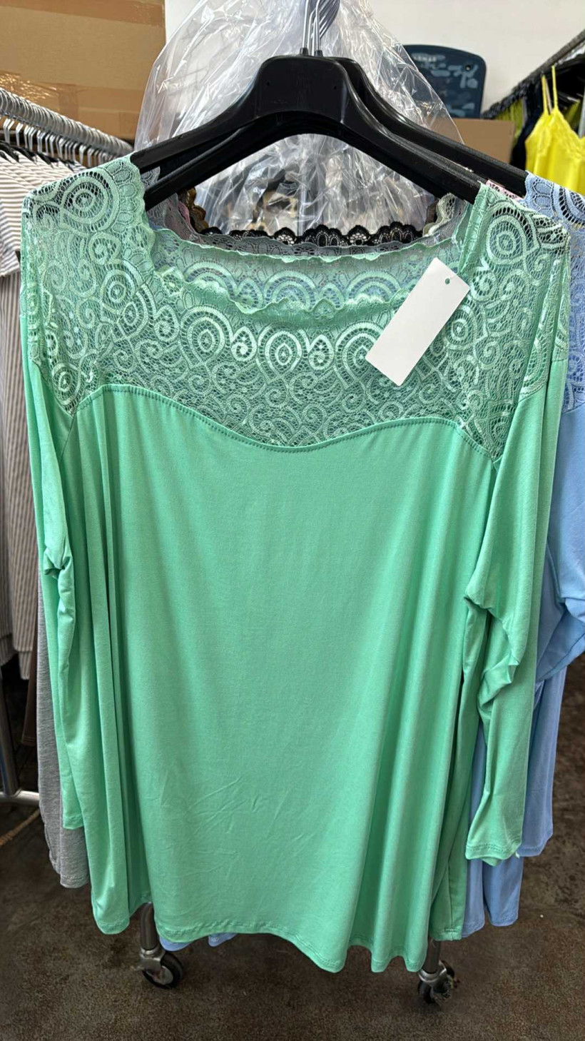 Italia nr 8 - Bluzka / tunika jednokolorowa z koronką - 28212 - mięta 