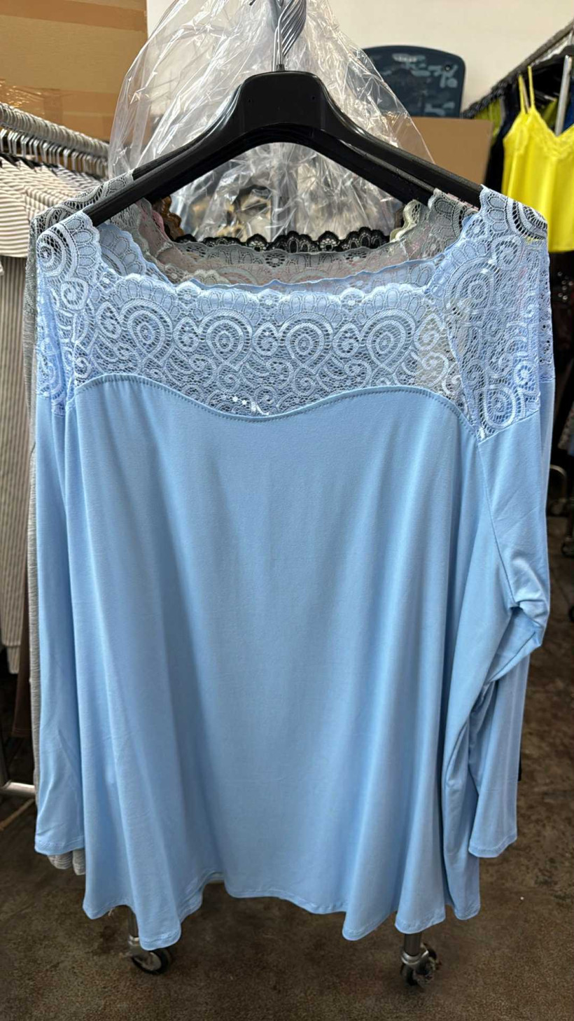 Italia nr 8 - Bluzka / tunika jednokolorowa z koronką - 28212 - niebieski  