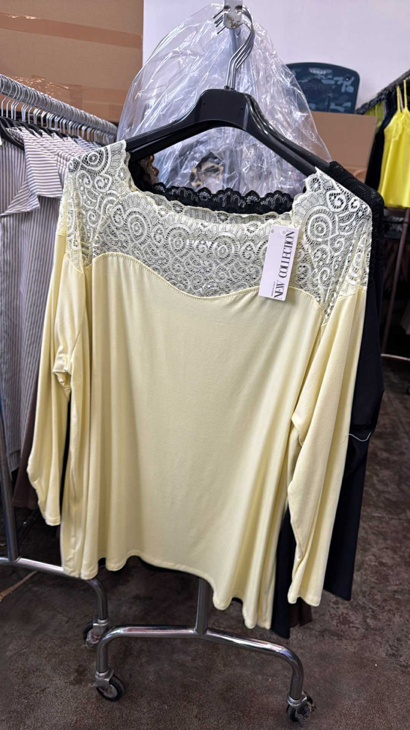 Italia nr 8 - Bluzka / tunika jednokolorowa z koronką - 28212 - żółta