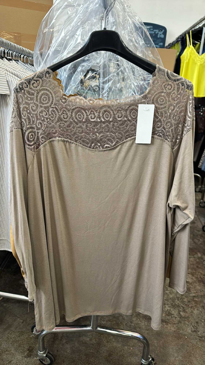 Italia nr 8 - Bluzka / tunika jednokolorowa z koronką - 28212 - fango  