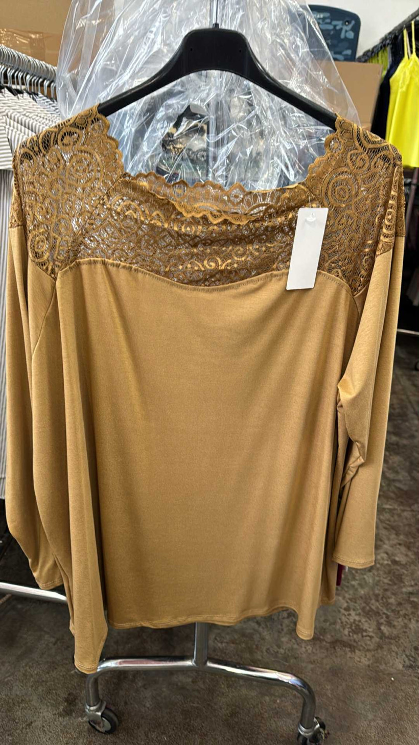 Italia nr 8 - Bluzka / tunika jednokolorowa z koronką - 28212 - toffi