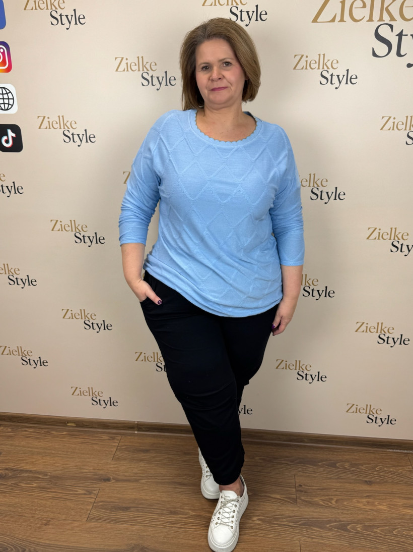 Italia nr 8 - Sweter jednokolorowy, wzór romby - 28318 - niebieski