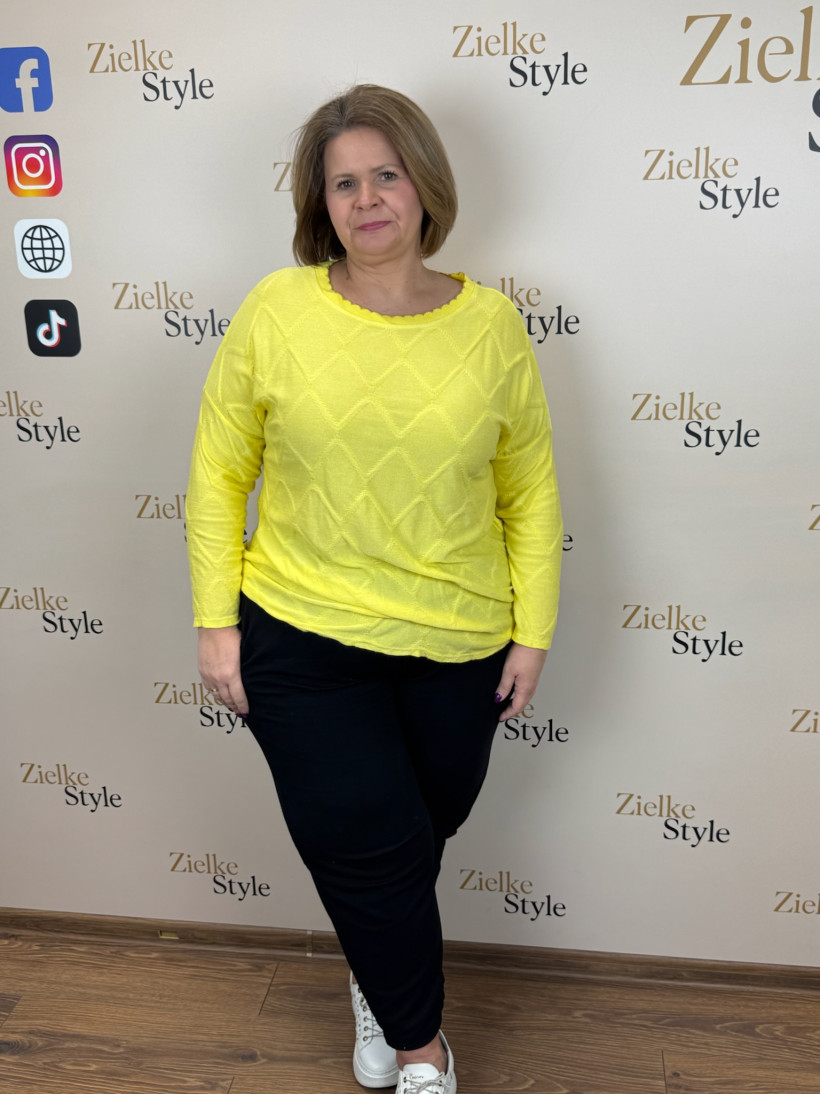 Italia nr 8 - Sweter jednokolorowy, wzór romby - 28318 - żółty