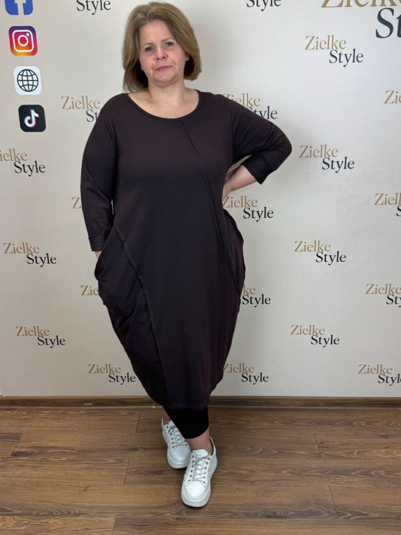 Italia nr 8 - Sukienka jednokolorowa - przeszycia zewnętrze Wł.24286 - czekoladowy