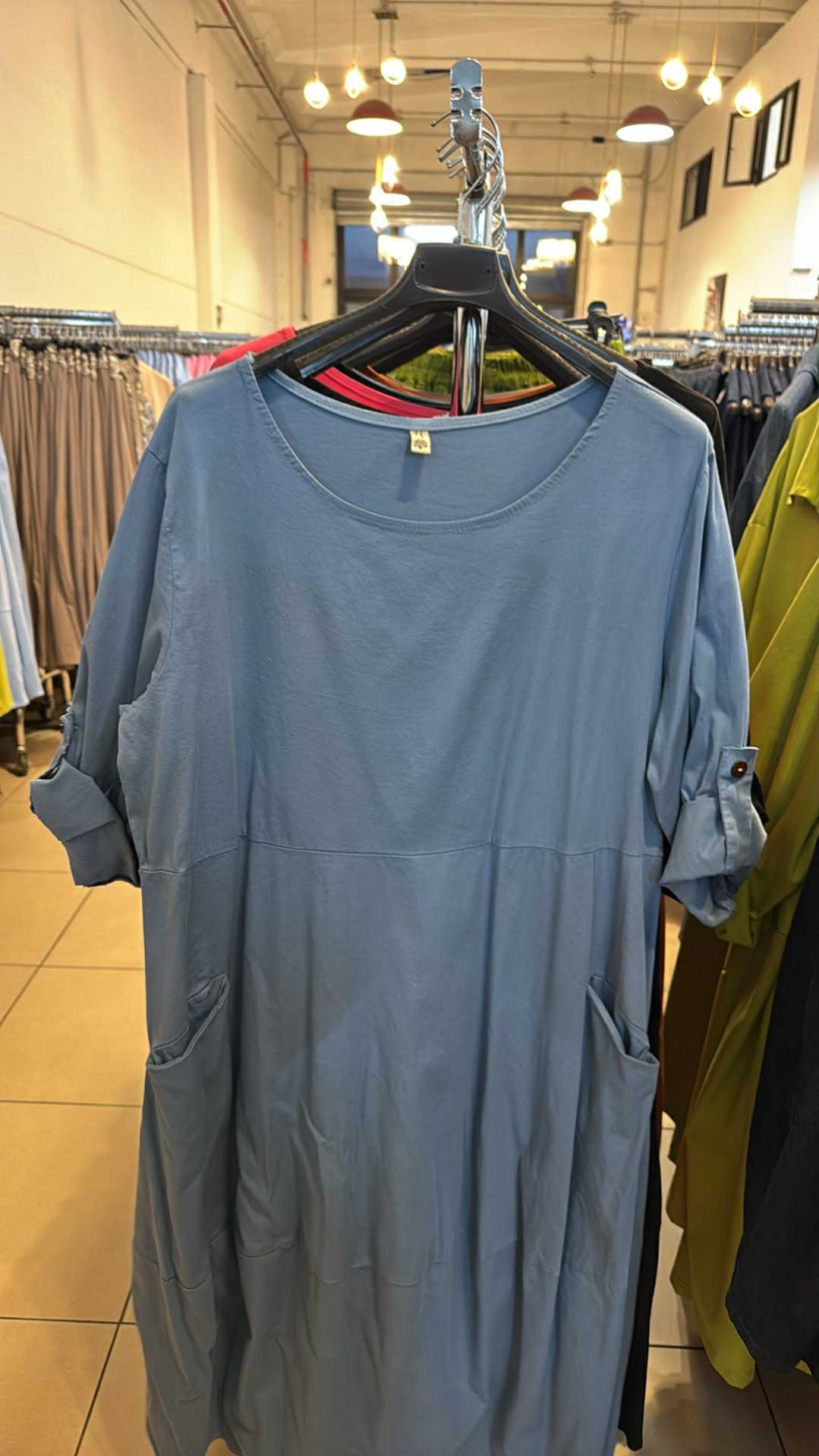 Italia nr 8 - Sukienka jednokolorowa  przeszyta Wł.26034 - jeans