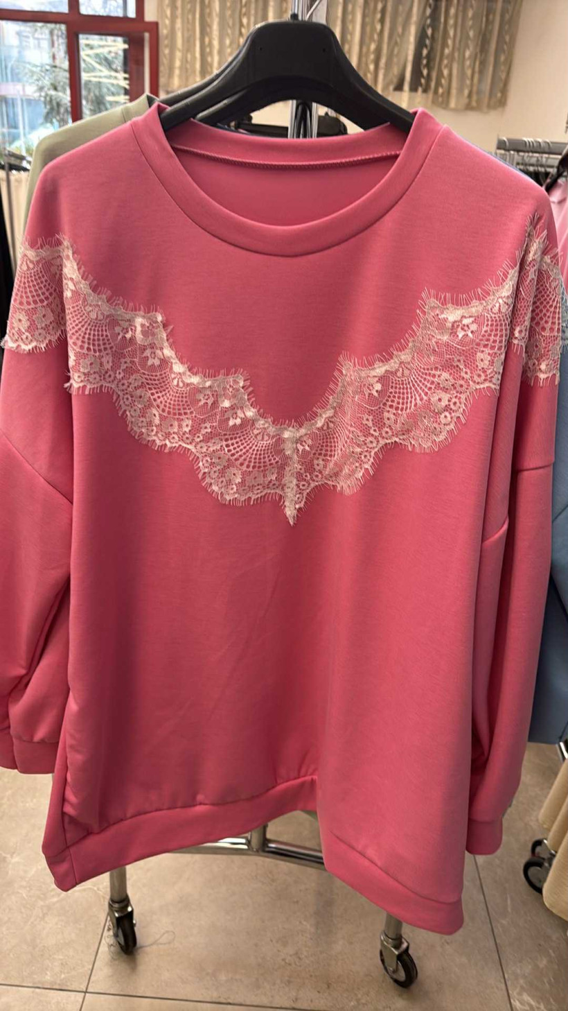 Italia nr.8 - Bluza jednokolorowa z pianki z koronką - 5655 - róż