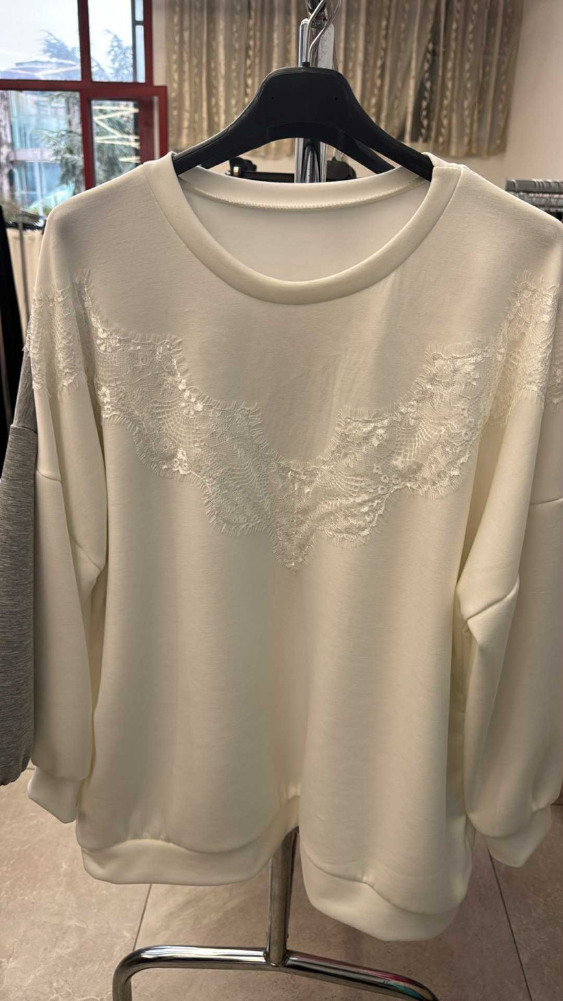 Italia nr.8 - Bluza jednokolorowa z pianki z koronką - 5655 - śmietanka