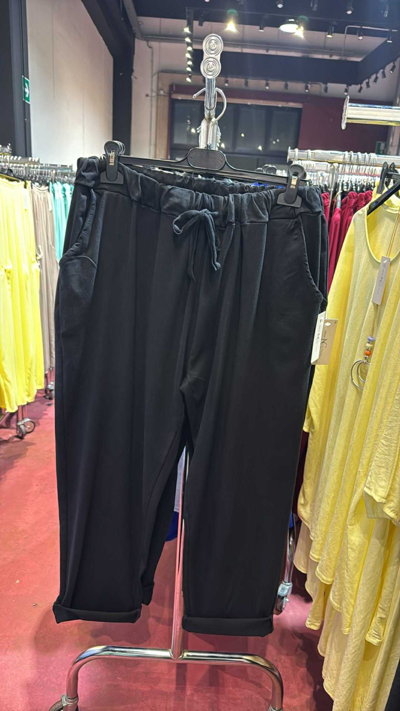 Italia nr.8 - Spodnie jednokolorowe wiskozowe - 661490 - czarne