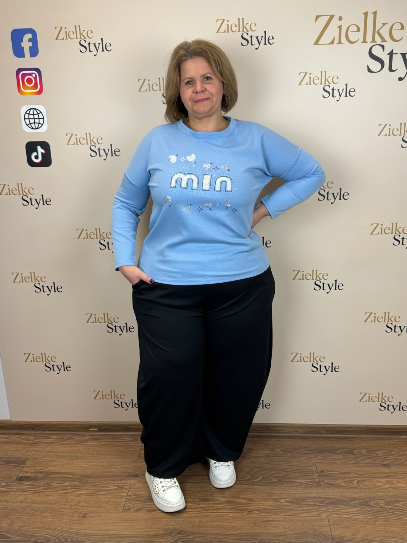 Italia nr.8 - Bluzka jednokolorowa piankowa - aplikacja MIN i serduszka Wł.0351 - niebieski