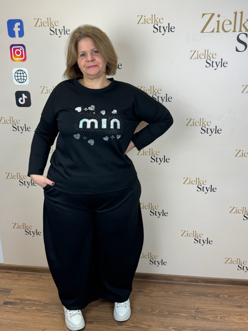 Italia nr.8 - Bluzka jednokolorowa piankowa - aplikacja MIN i serduszka Wł.0351 - czarny