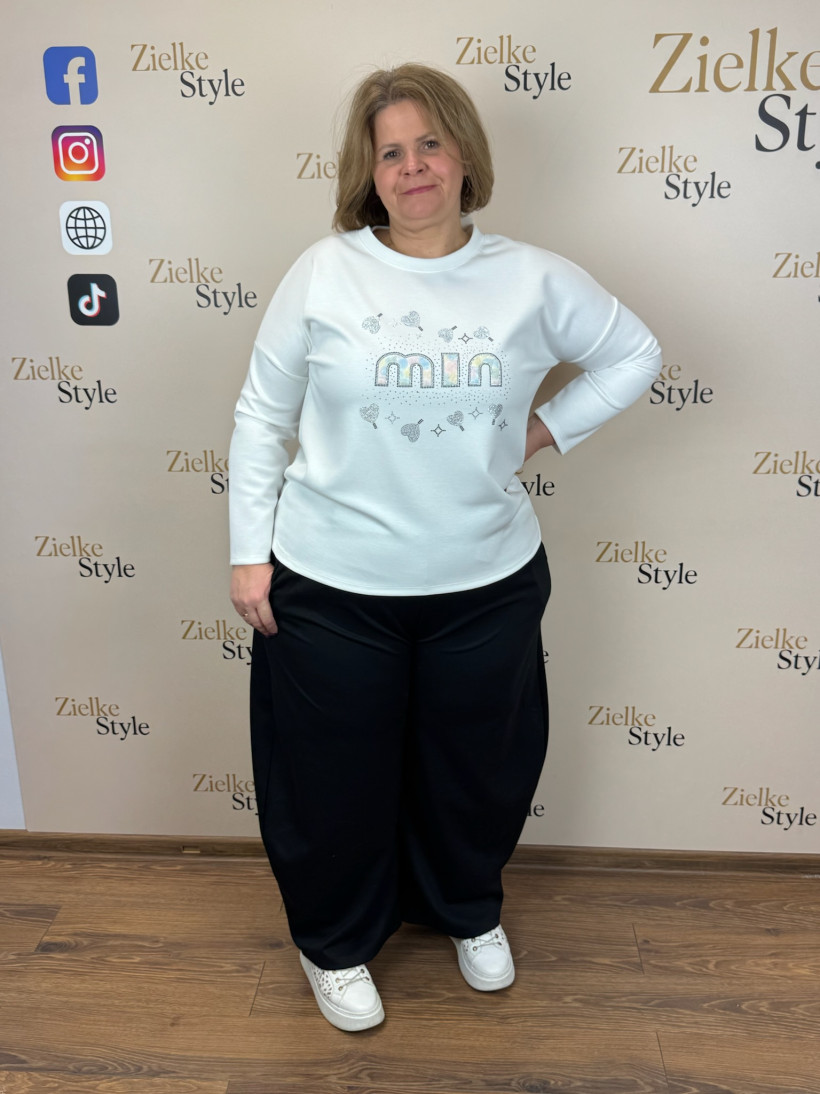 Italia nr.8 - Bluzka jednokolorowa piankowa - aplikacja MIN i serduszka Wł.0351 -  śmietankowy