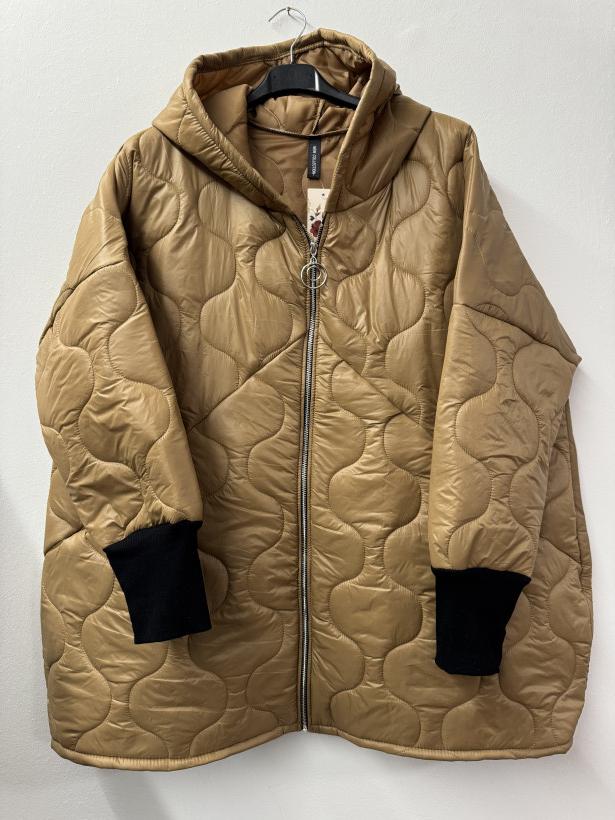 Italia nr.8 - Kurtka jednokolorowa pikowana z kapturem Wł.25664 - toffi