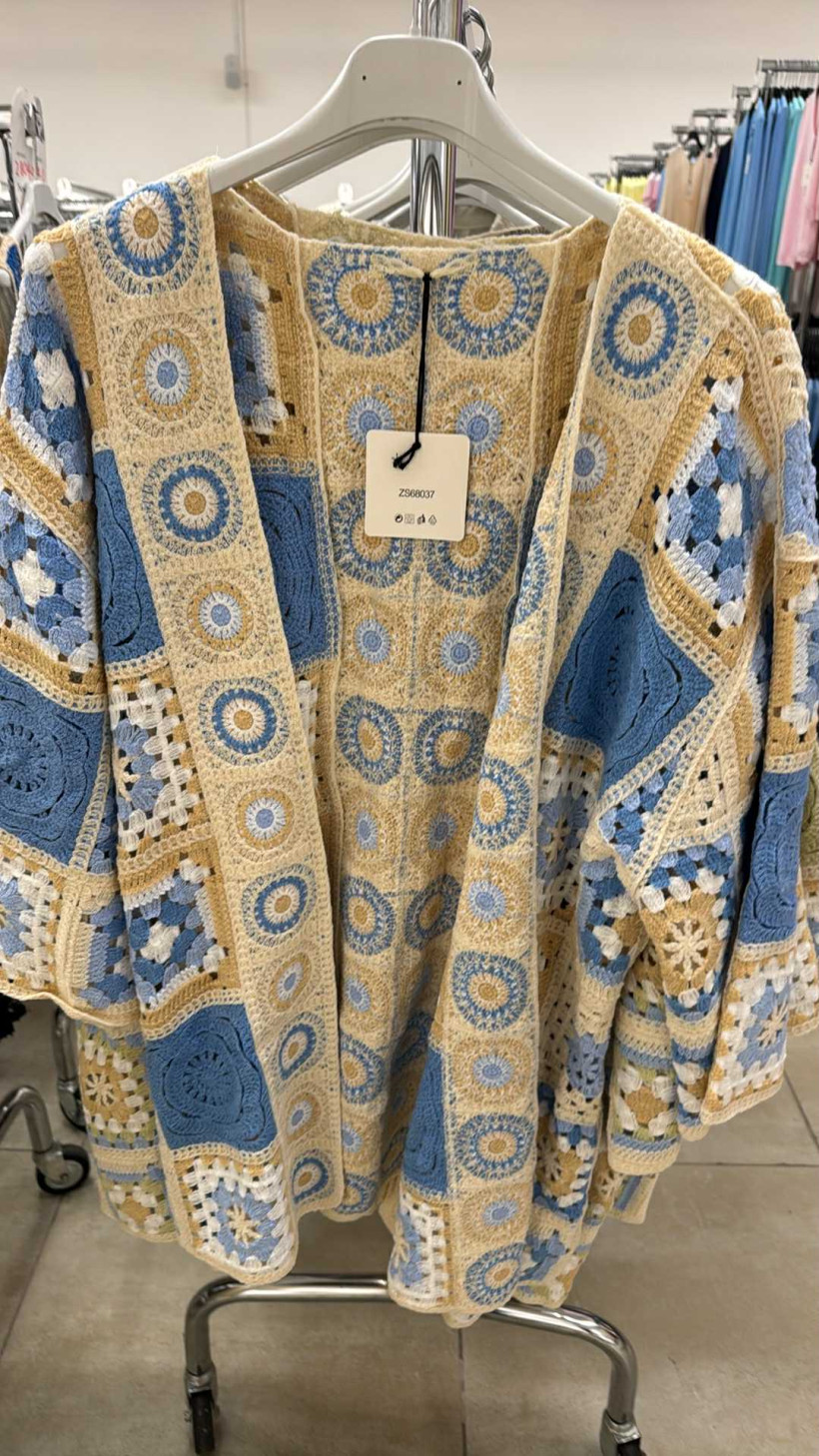 Italia nr.8 - Narzutka ażurowa kolorowa Wł.68037 - beżowy z niebieskim