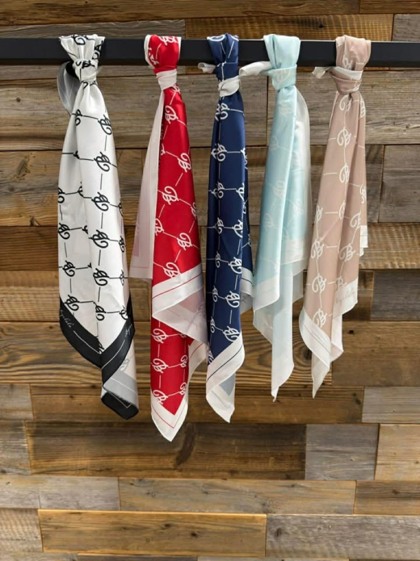 By o la la..! chustka mała