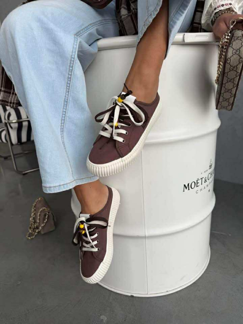 Trampki wsuwane QY891 podeszwa guma napis