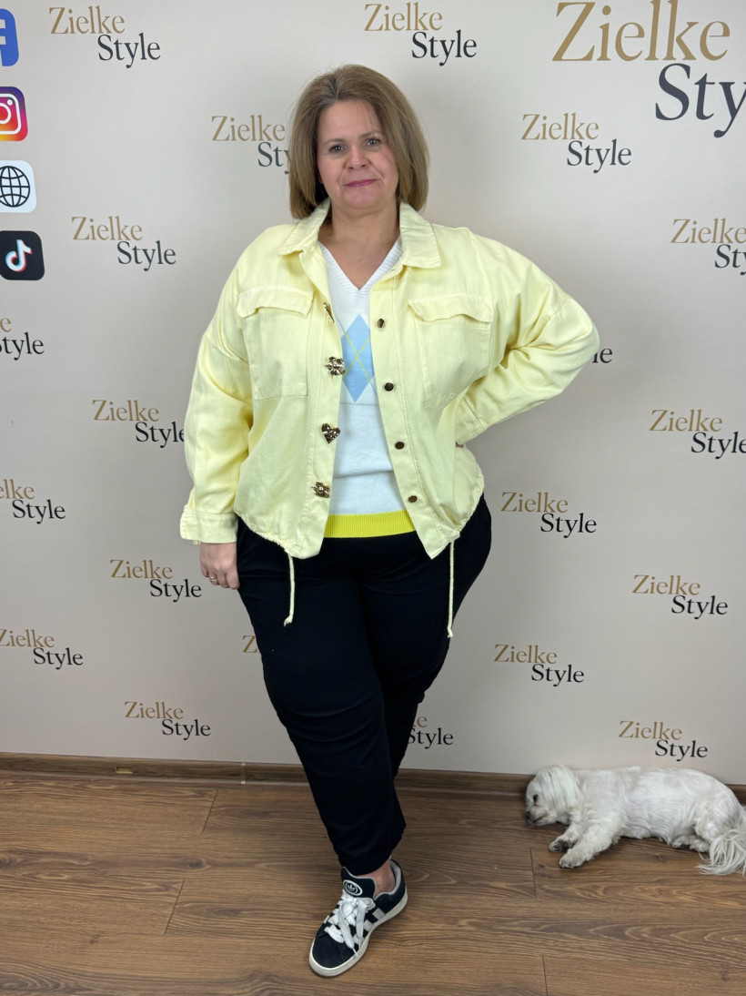 Kurtka katana jednokolorowa ze złotymi broszkami, wiązana na dole - 27730 - żółta