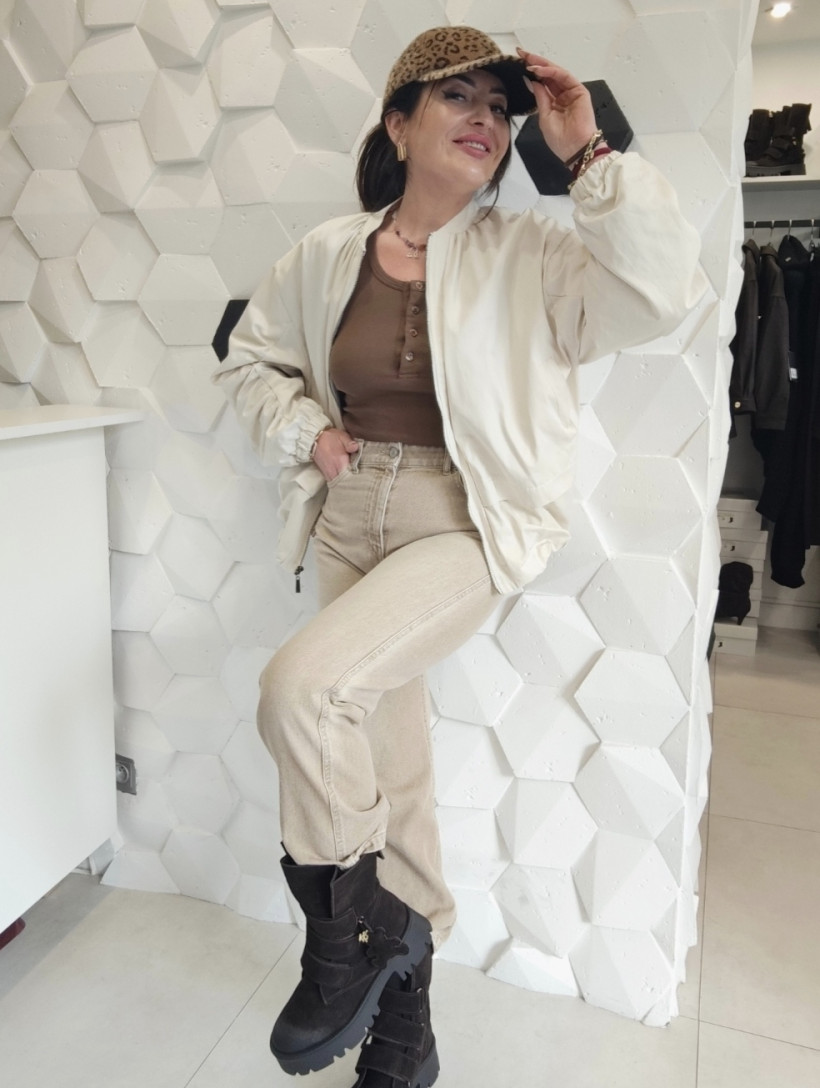 Beżowe jeansy Vicolo Kate 