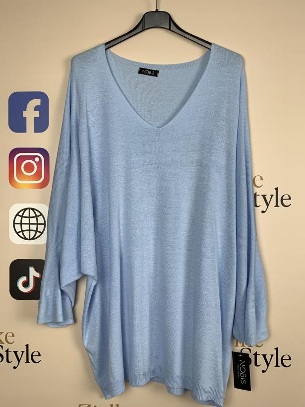 Sweter w serek jednokolorowy nietoperz - 152507 - błękit