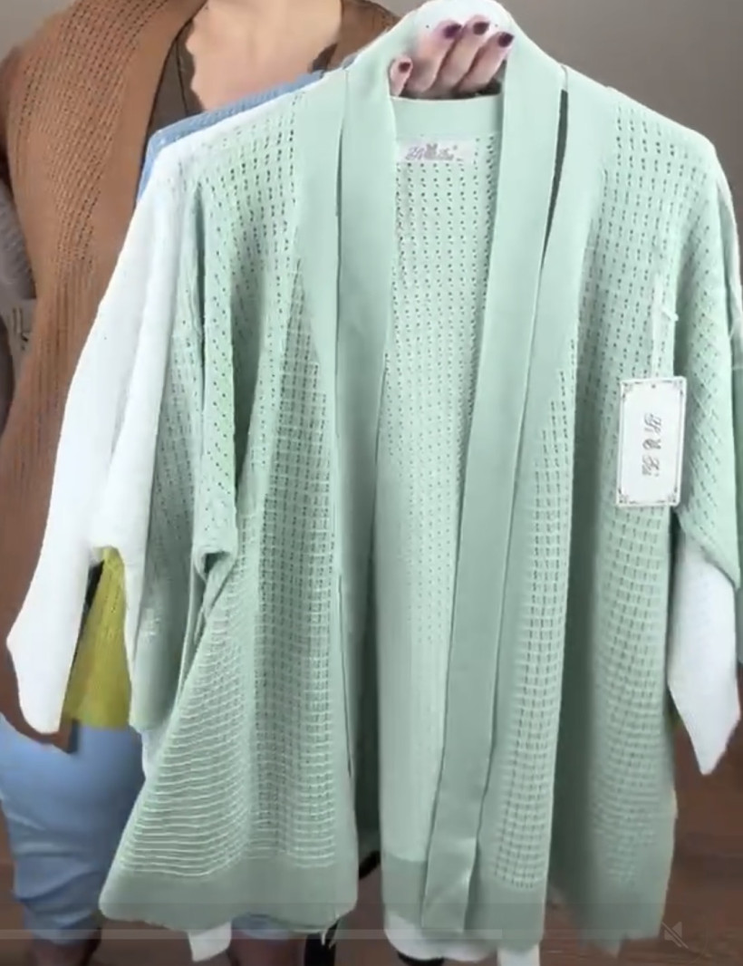 Narzutka ażurowa jednokolorowa z paskiem - ( m/l, xl/2xl ) - 8360 - mięta