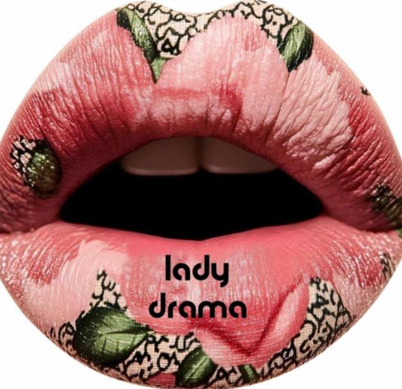 T-SHIRT ŚMIETANA KISS LADY DRAMA