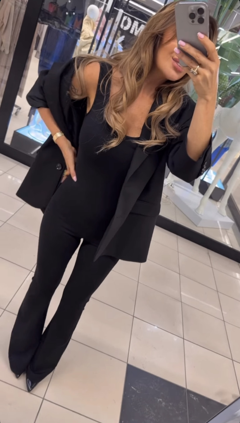 EM KOMBINEZON Z LEKKIM WYCIECIEM NA PLECACH CZARNY