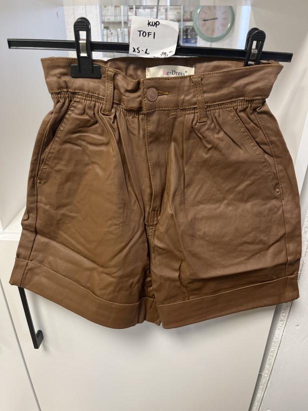 TOFI- spodenki karmelowe  RE-DRESS JEANS