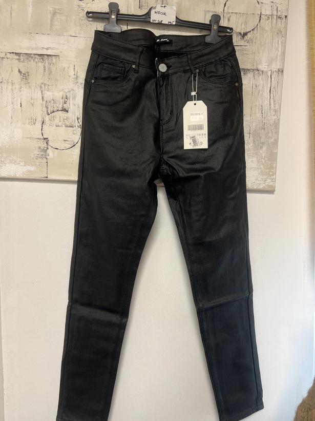 WOSK- spodnie M`SARA czarne woskowane MS1738-13P