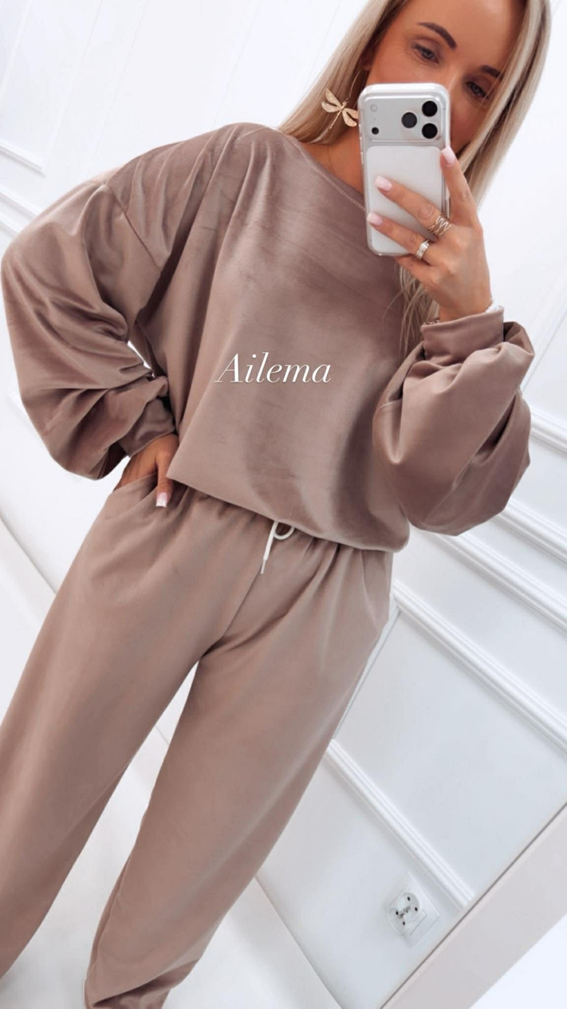Komplet welurowy bluza z okrągłym dekoltem KM94 i spodnie ze ściągaczem
