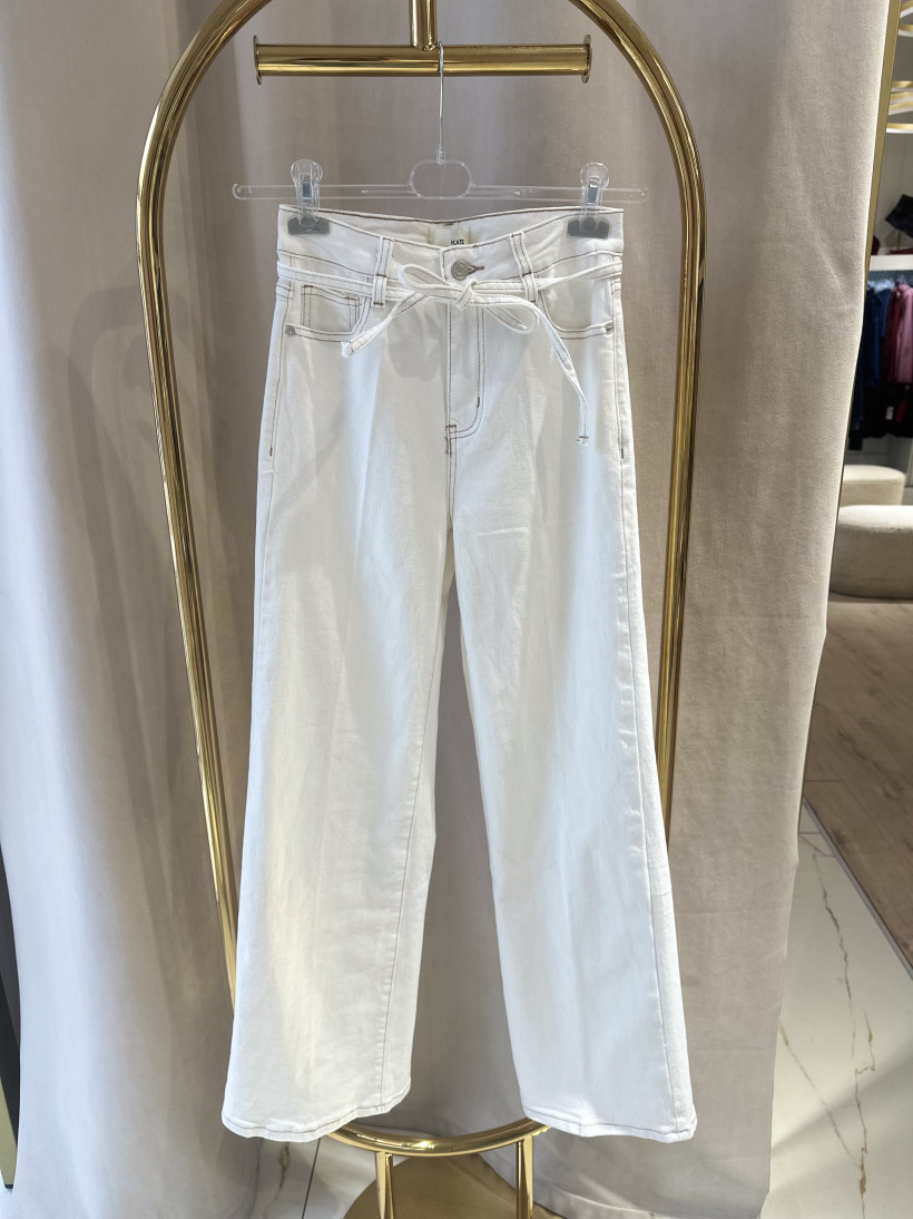 KATE SPODNIE JEANS ŚMIETANA PASEK W TALII