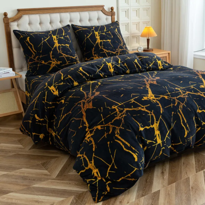 Pościel polarowa 4 częściowa 220x200 czarna w  złoty wzór SHY-3195