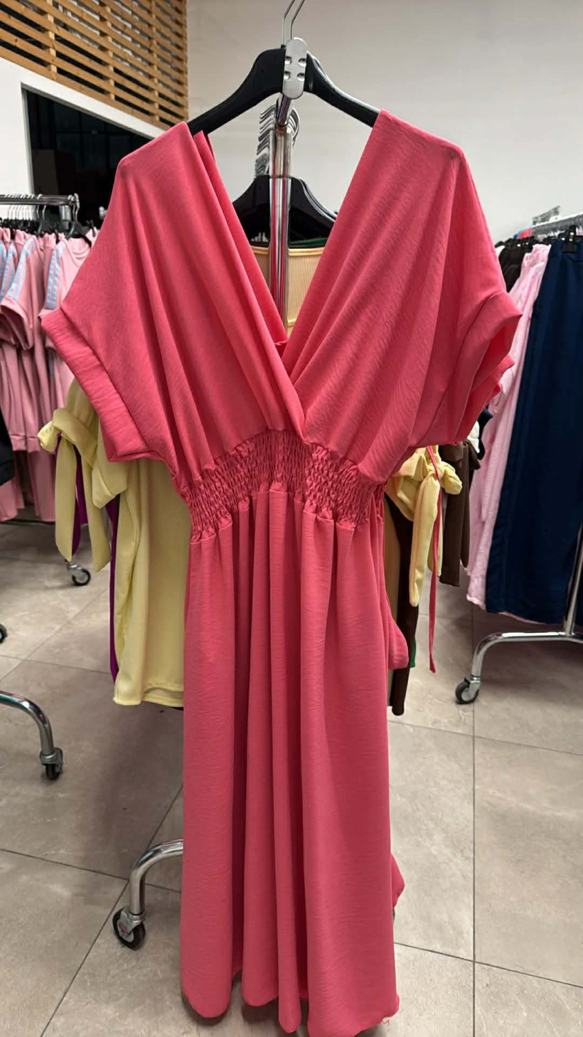 Italia nr.9 - Sukienka jednokolorowa maxi - zakładany dekolt - koral