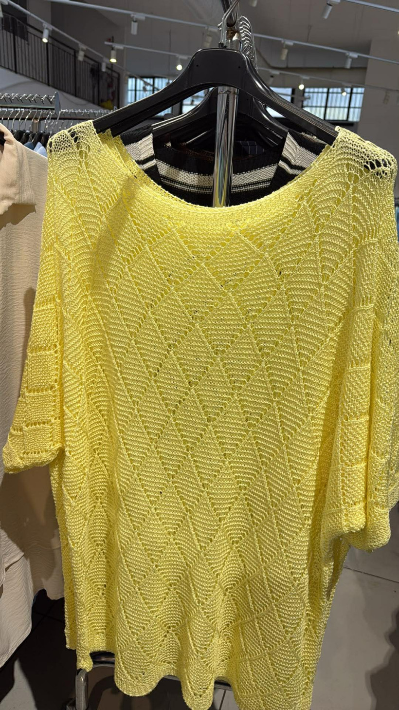 Italia nr 9 - Sweter ażur romby, krótki rękaw - 26006 - żółty