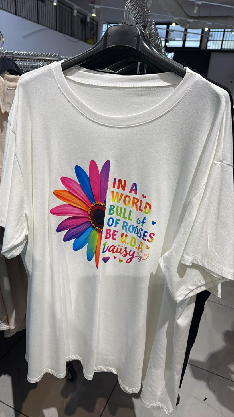 Italia nr 9 - Tunika z aplikacją, krótki rękaw - 24559 - biała kwiatek