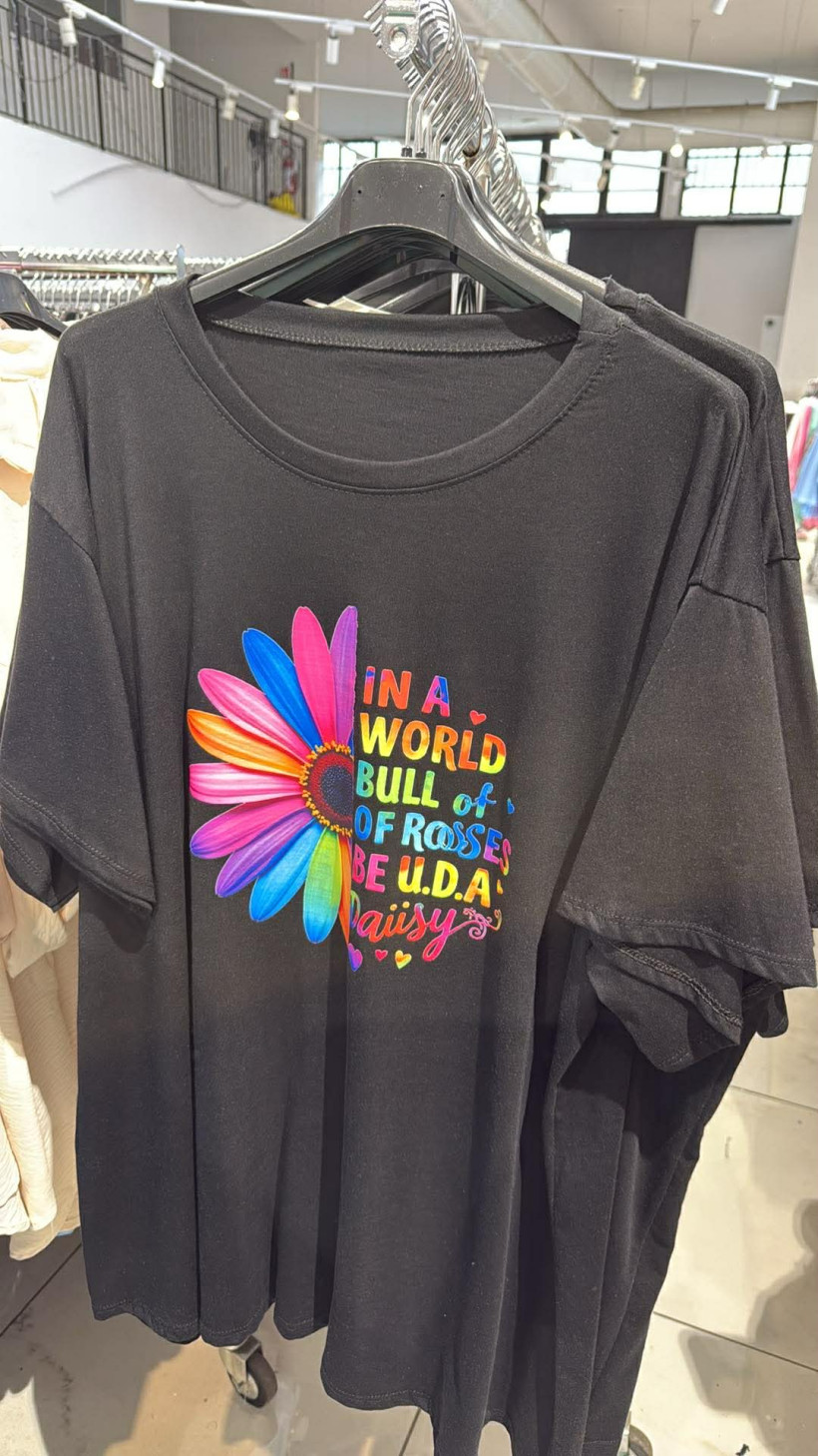 Italia nr 9 - Tunika z aplikacją, krótki rękaw - 24559 - czarna kwiatek