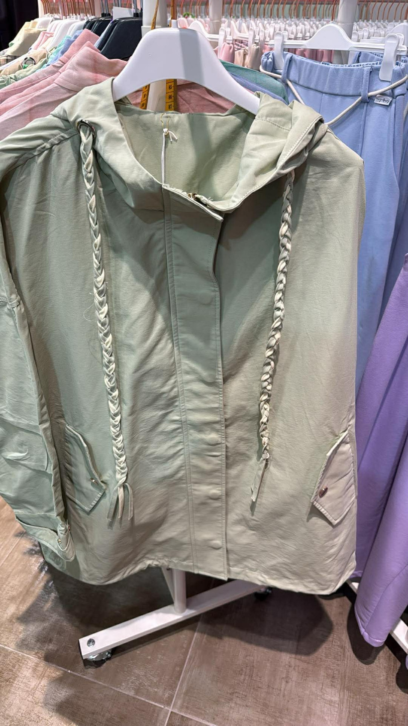 Italia nr.9 - Kurtka jednokolorowa z kapturem - oliwka