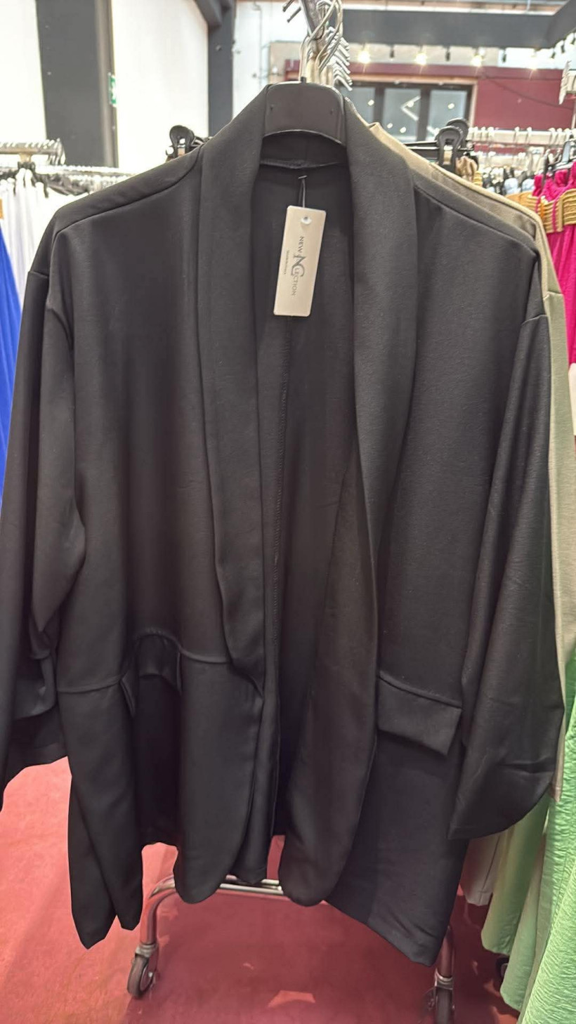 Italia nr.9 - Żakiet / narzutka jednokolorowa - 661657/661457 - czarny